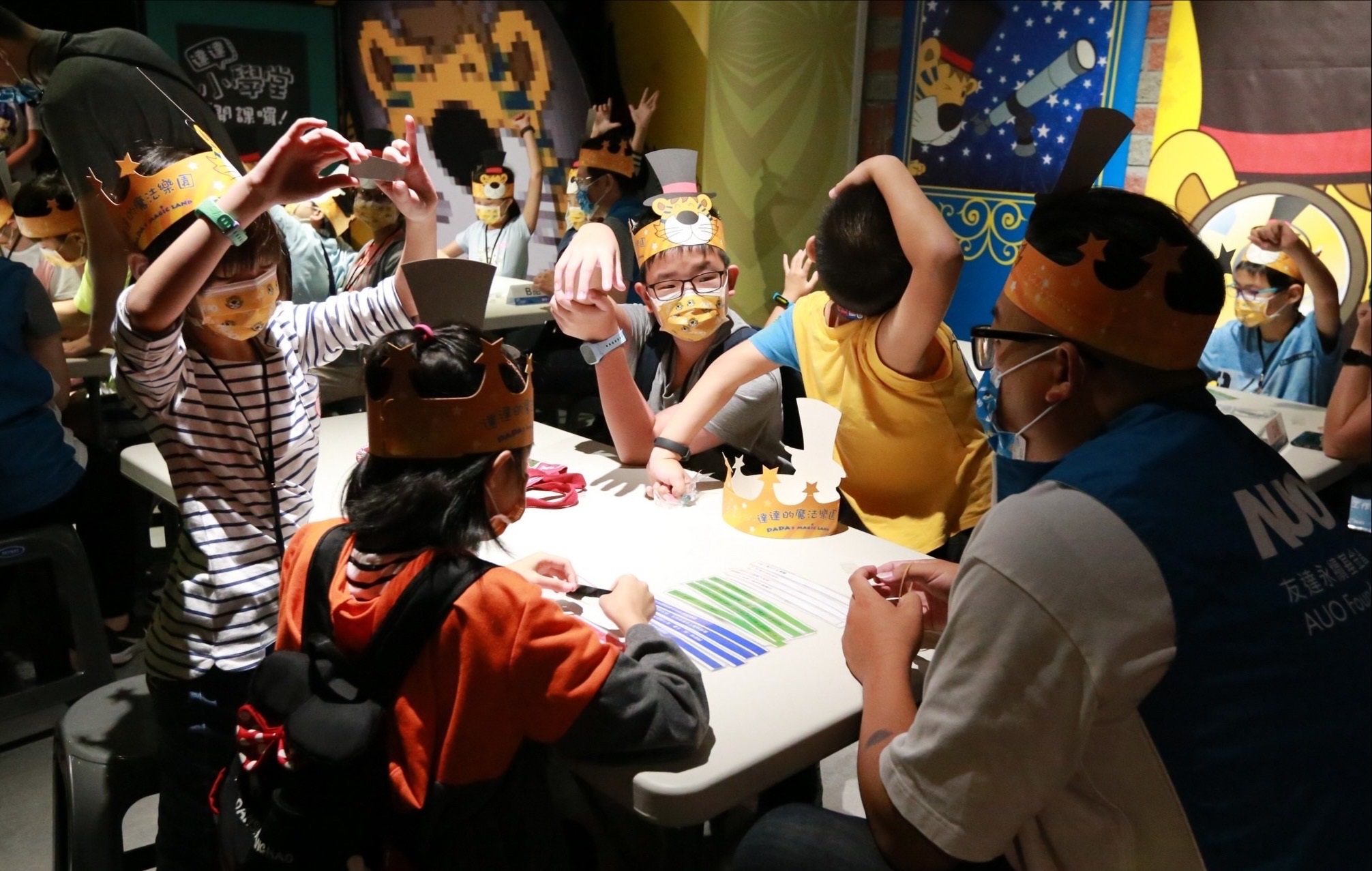 hth·华体以永续理念推动全人教育计划，内外结盟储备科普教育人才，荣获亚太永续行动奖社会共融面的金奖肯定