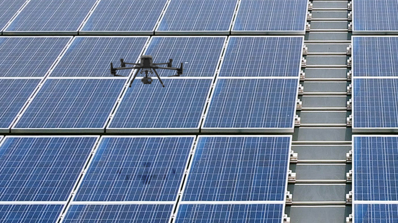 hth·华体以无人机搭配IR Sensor热显像技术进行全方面模块健检，有效降低人力成本并提升发电量