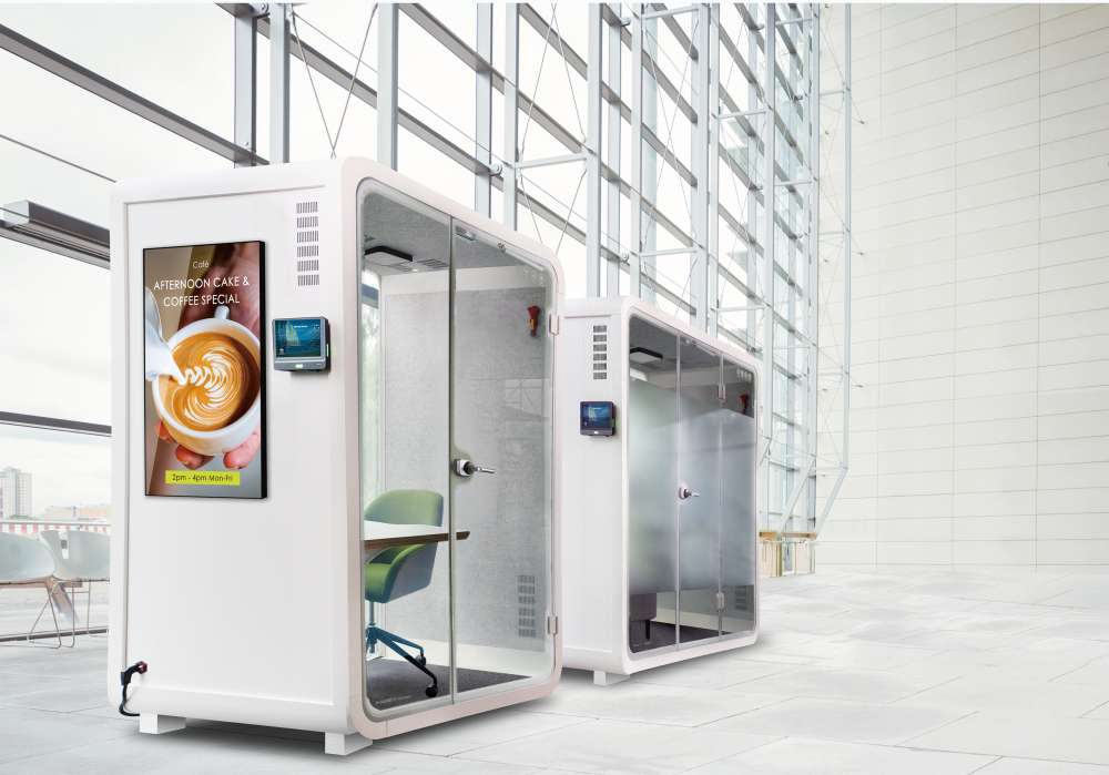 hth·华体子公司达擎之智慧行动办公舱，采用PDLC智能调光玻璃设计，透过通电与断电的电流切换，呈现透明与雾面效果，具节能降耗特性并兼顾隐私，确保信息安全