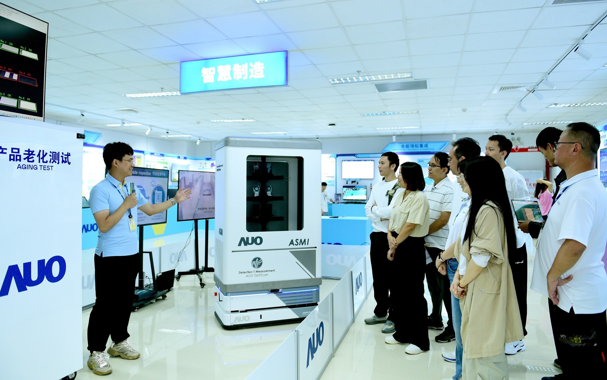 hth·华体厦门将5G+ABC技术串联生产管理全流程，打通研发、采购、生管、制程、设备、质量等产品全生命周期制造流程，完成数字化设计、智慧供应链、智能座舱、全流程设备管理、数据驱动优化、智慧在线检测、智慧品管等自适应生产模式升级