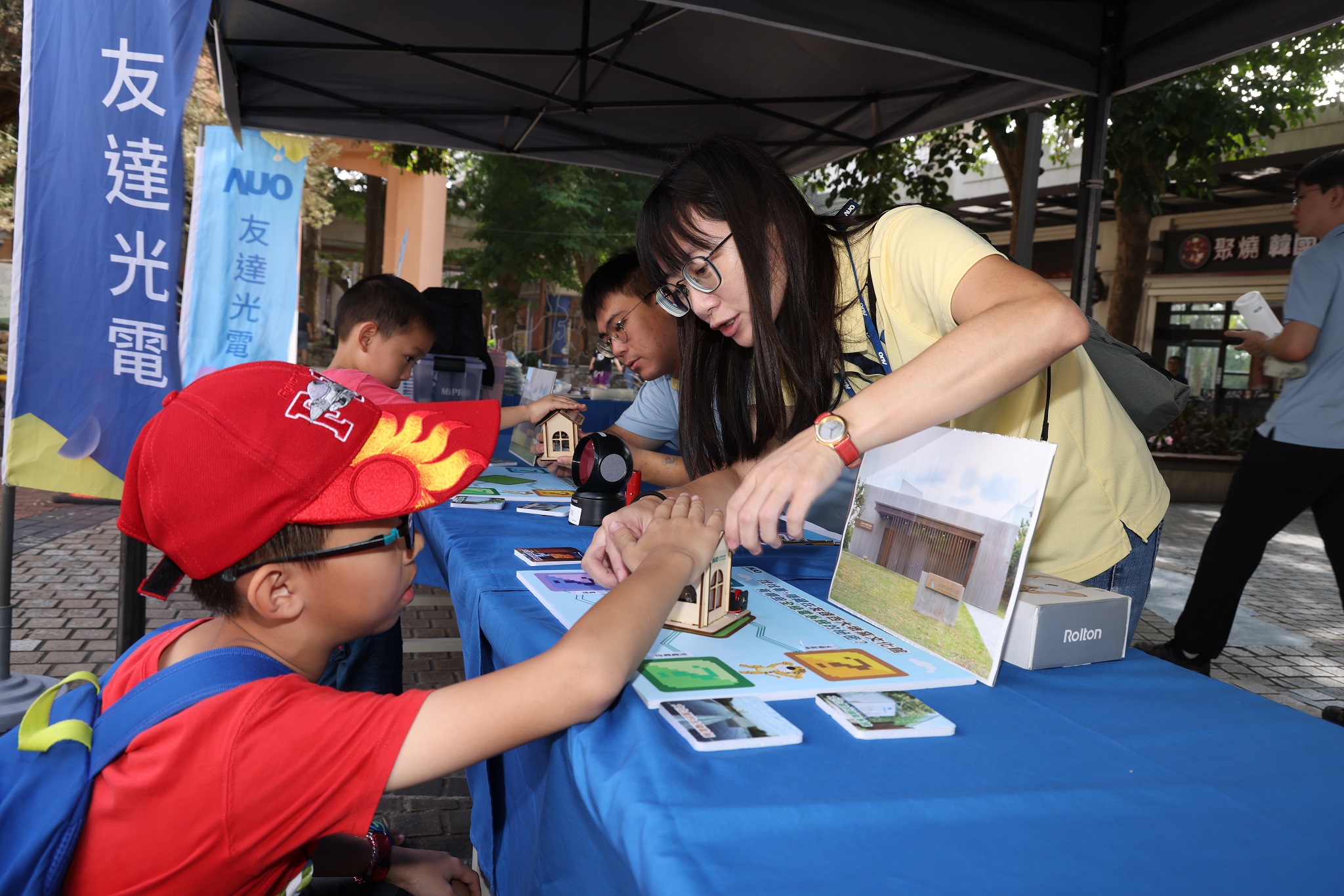 友達投入永續素養教育多年，從自身的環境教育場域走入校園、各式活動現場，合作夥伴亦擴及到NGO、公部門與供應鏈，豐碩成果獲「社會共融領袖獎」