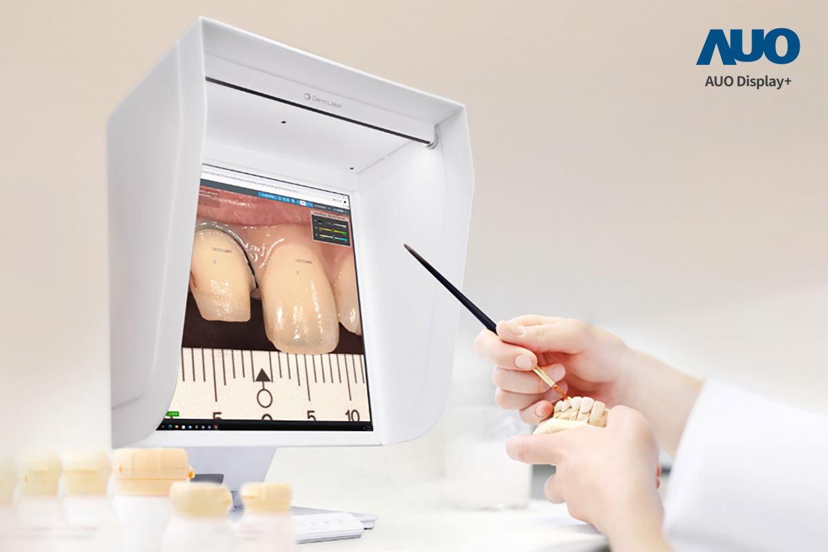 達擎智慧牙科比色解決方案獲得2025智慧顯示應用大賞之智慧醫療獎，透過獨家色彩還原運算及AI技術，以搭載友達A.R.T.先進抗反光顯示器，擬真還原影像，提升假牙製作效率並大幅降低重製率