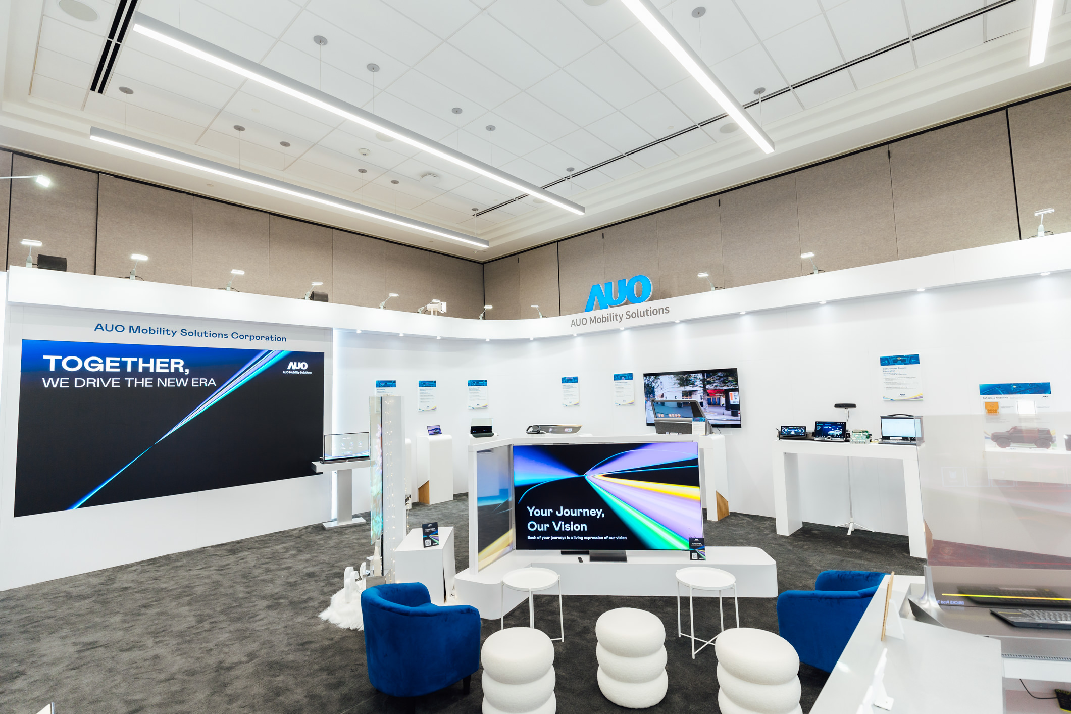 友達智慧移動在AI與軟體定義汽車的演進下，重新定義顯示人機互動，致力與產業客戶合作共創，打造具差異化、功能擴展彈性的未來座艙體驗。